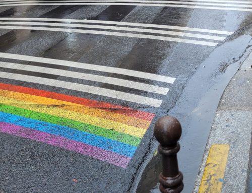 Regenbogenpastoral: Bunte Wege für Diözese und Pfarren?